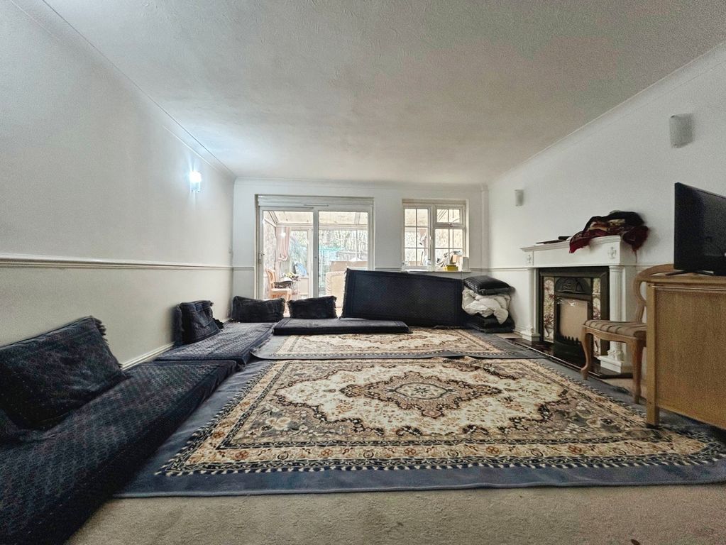 Property photo 3 of 10 Pbox-Img.Jpg