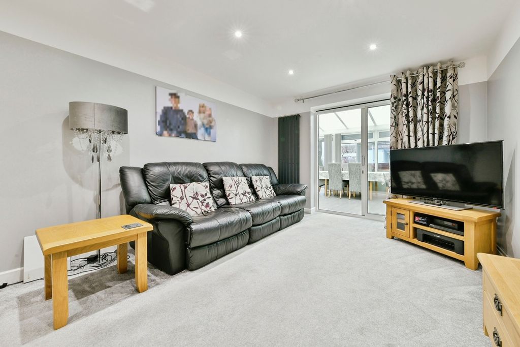 Property photo 3 of 23 Living Room