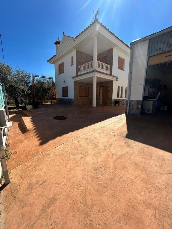 Property photo 1 of 48