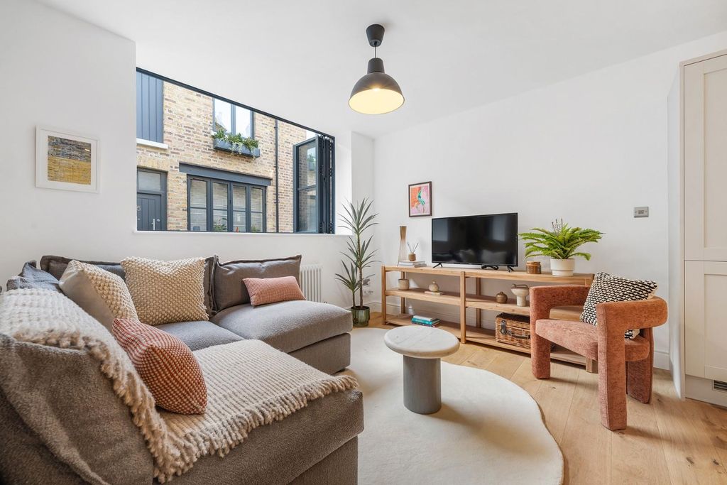 Property photo 1 of 17 Reception (3).Jpg