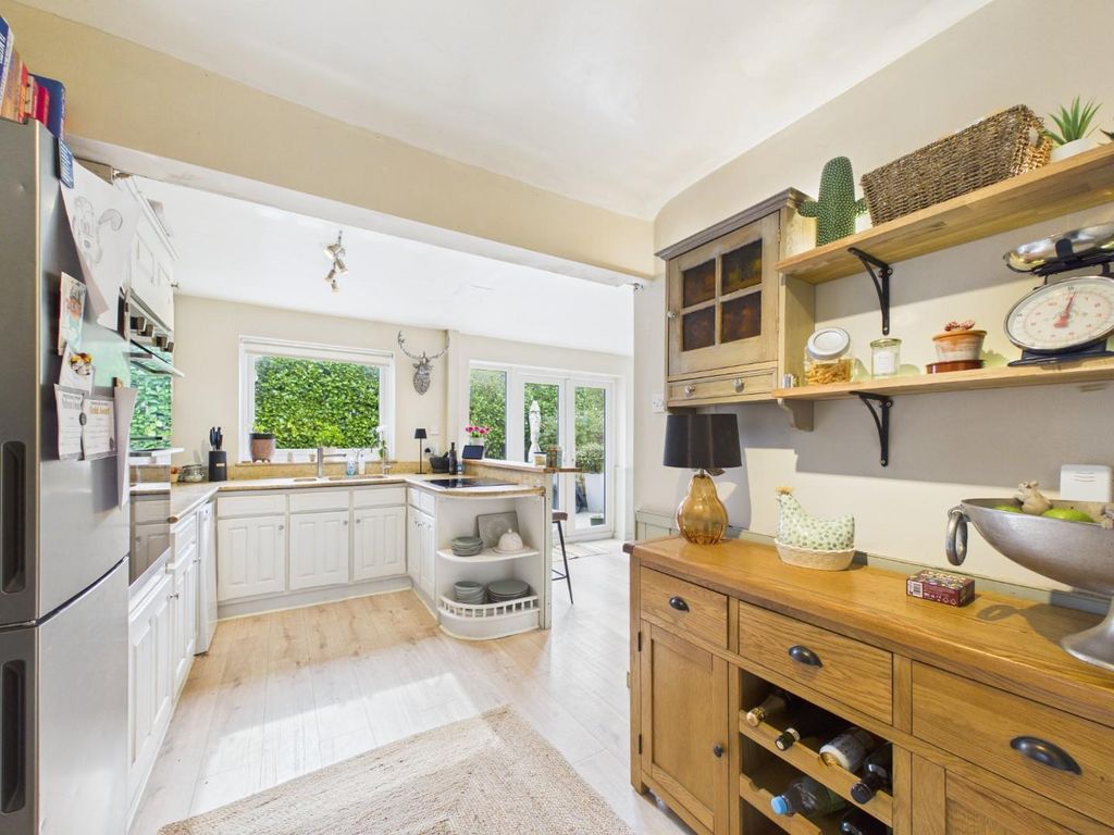 Property photo 3 of 24 Cam05010G0-Pr0038-Still008.Jpg