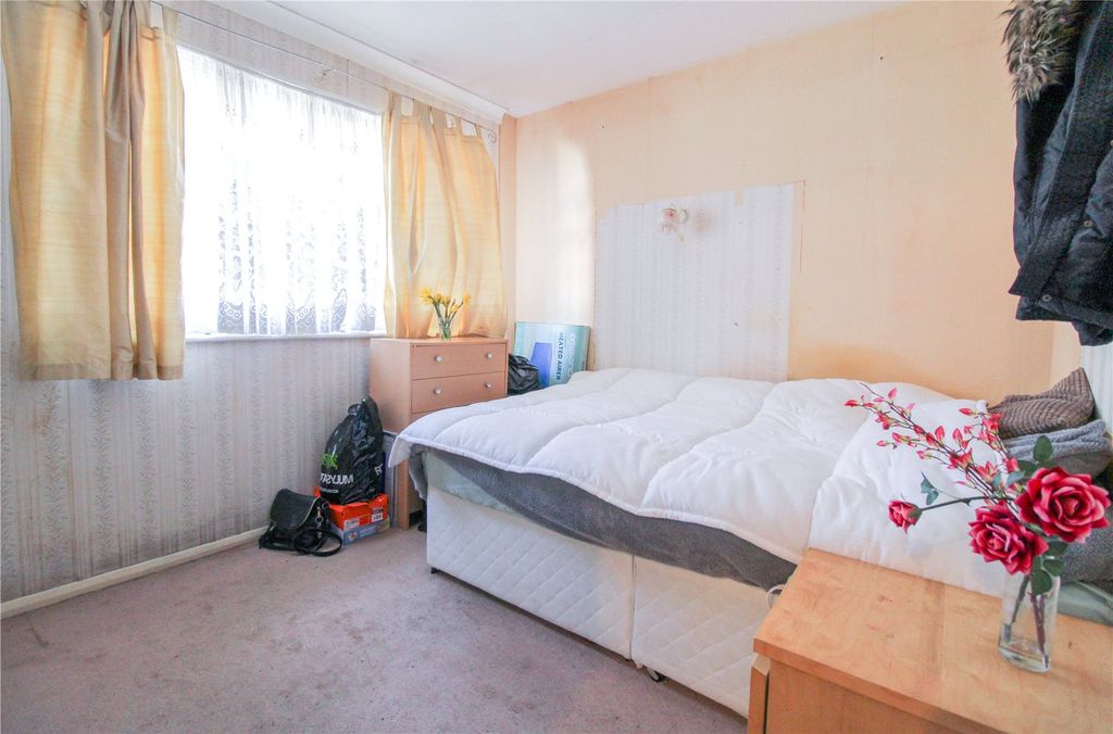 Property photo 3 of 8 Picture No. 02