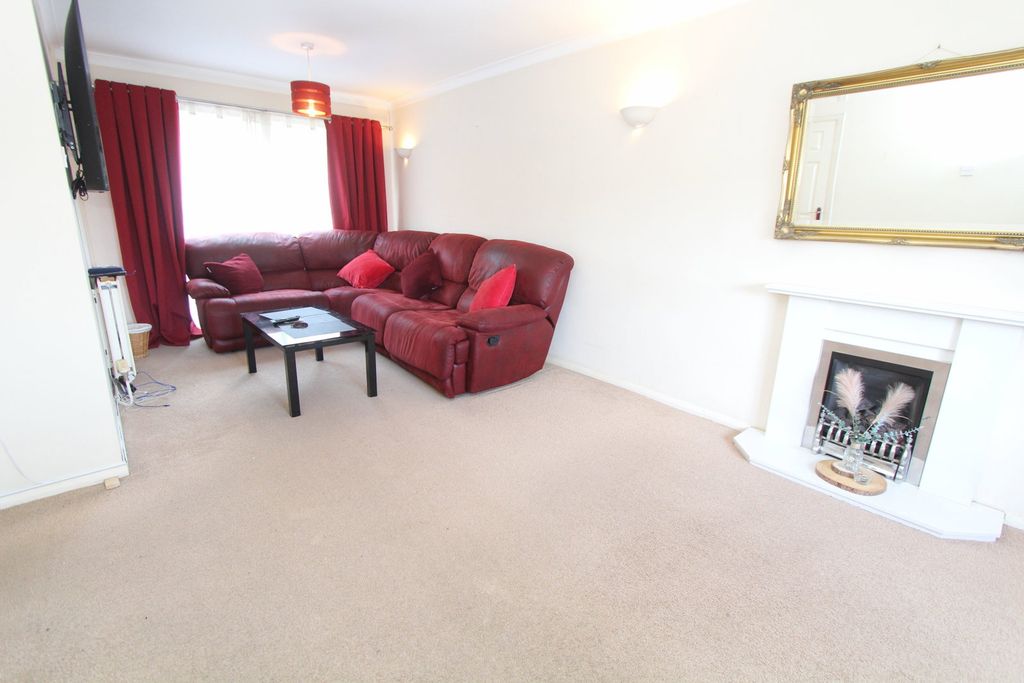 Property photo 2 of 21