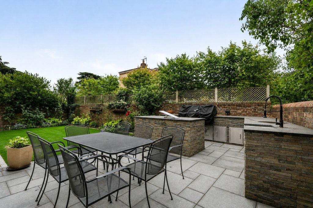 Property photo 3 of 20 5535963