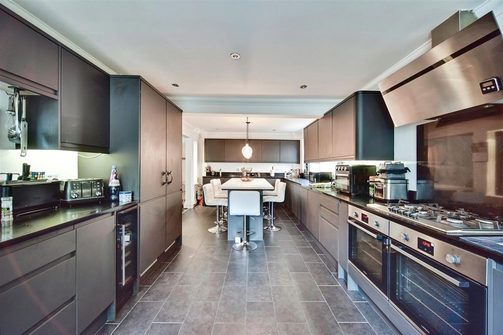 Property photo 3 of 20 Kitchen / Diner