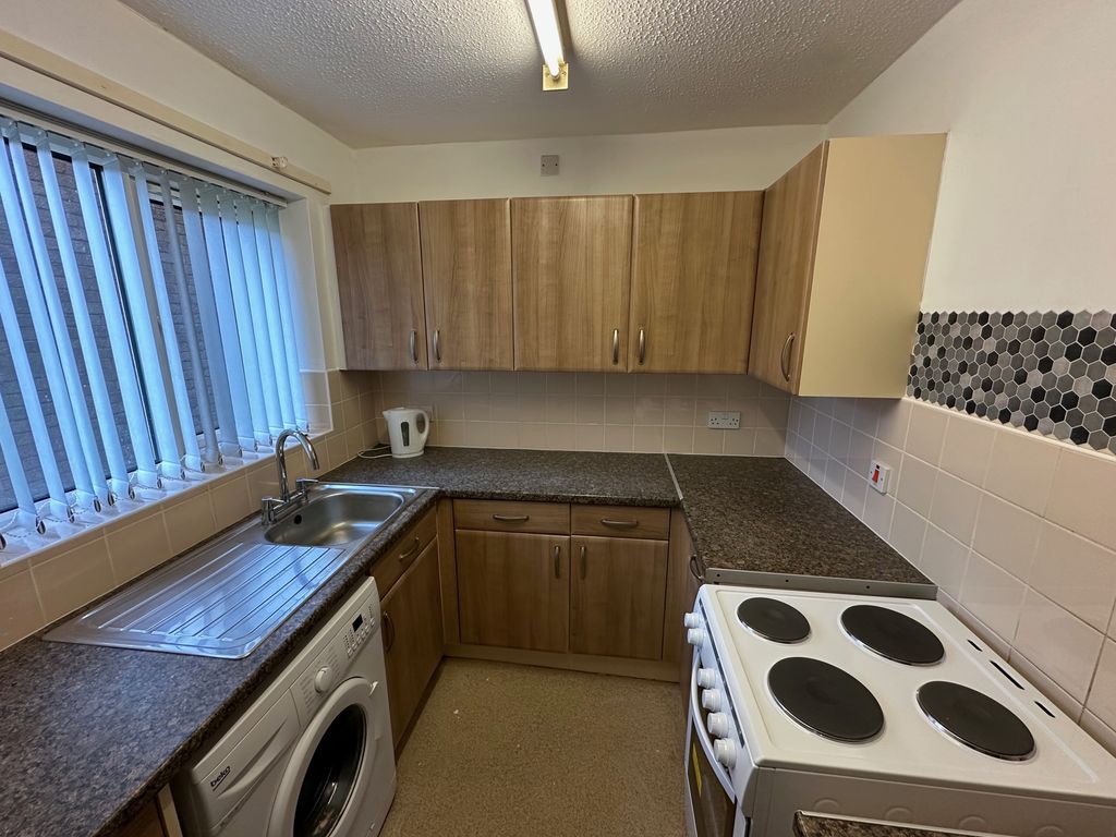 Property photo 2 of 7 Kitchen