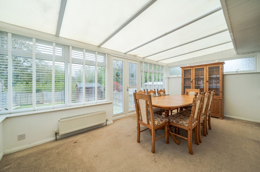 Property photo 3 of 12 1446844-11-69De6F...