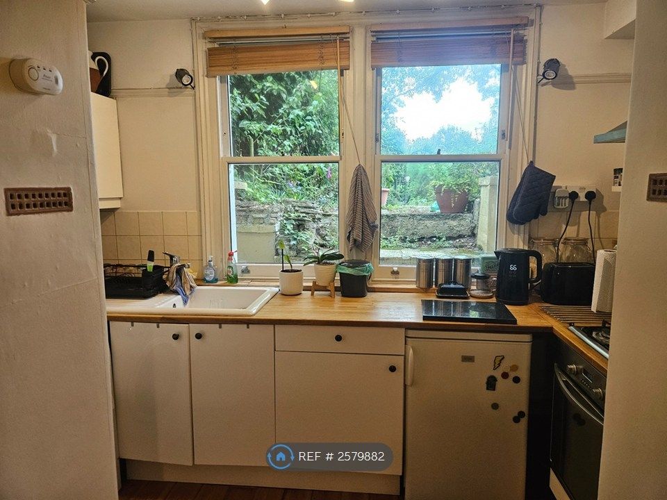 Property photo 2 of 14 Kitchen