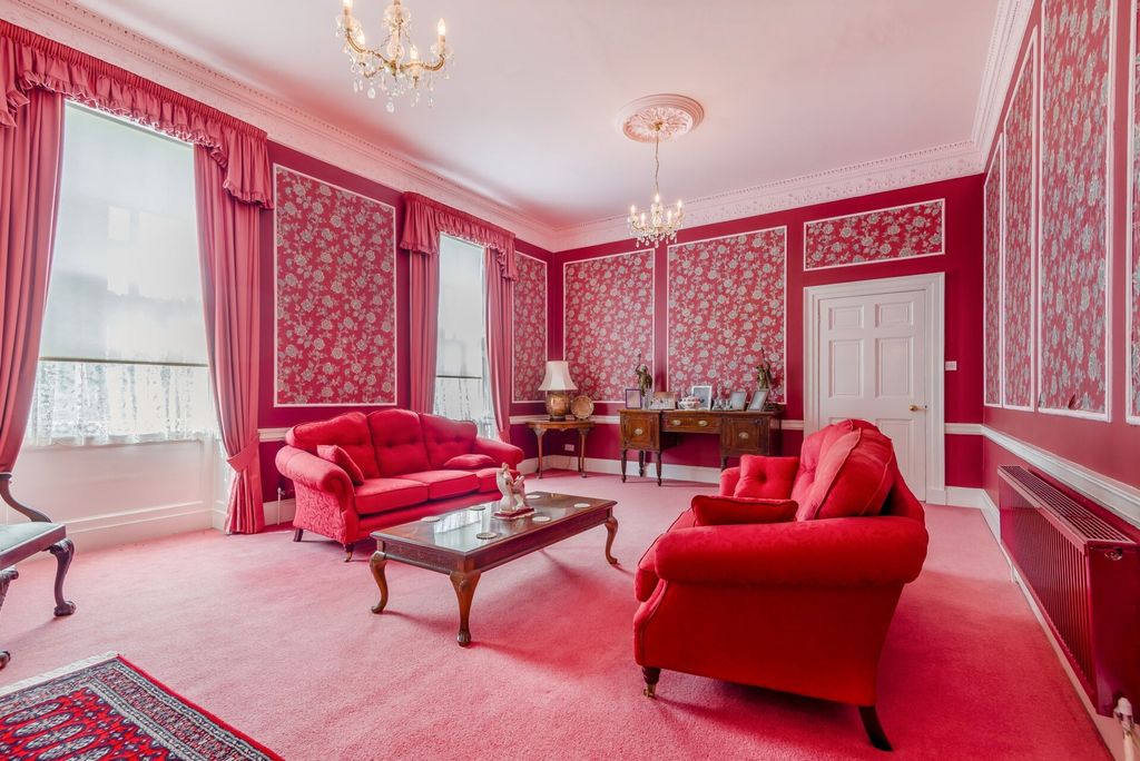 Property photo 3 of 29 P043445_03.Jpg