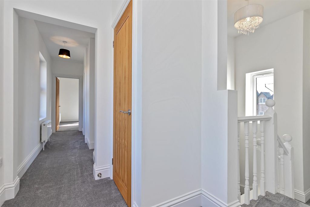 Property photo 3 of 20 4Bfrogmoreroad-12.Jpg