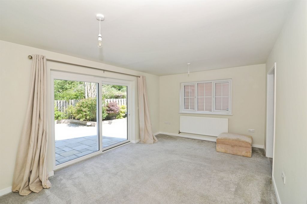 Property photo 3 of 28