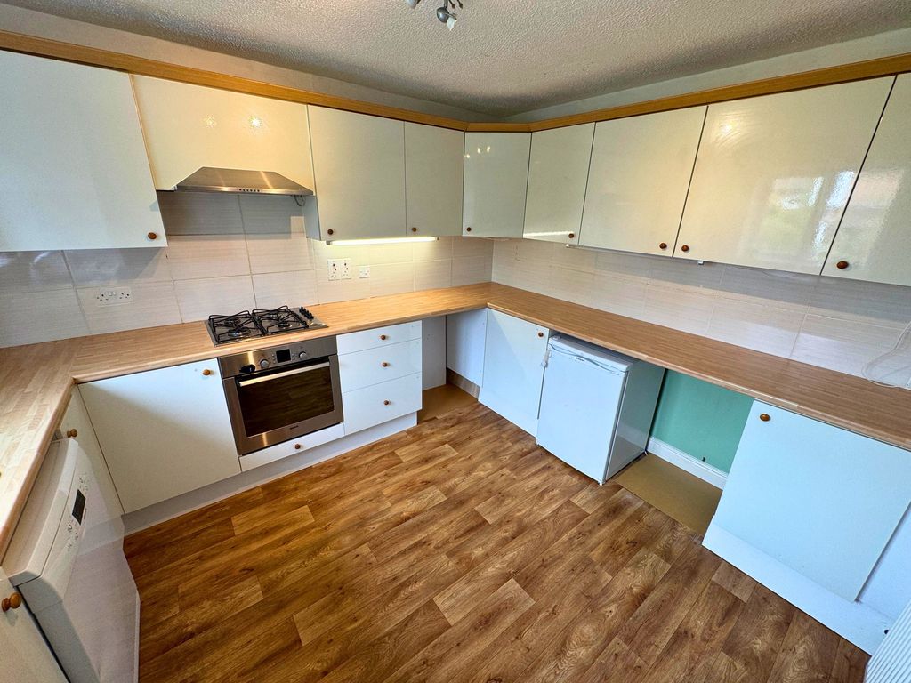 Property photo 2 of 16 Kitchen