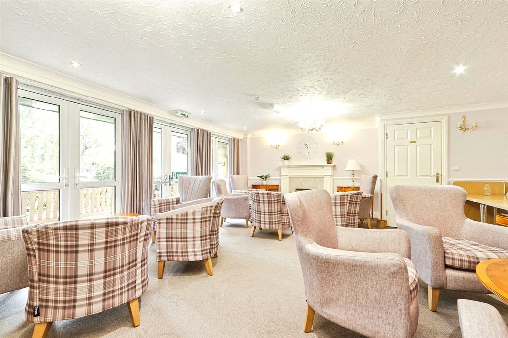 Property photo 3 of 5 Communal Lounge