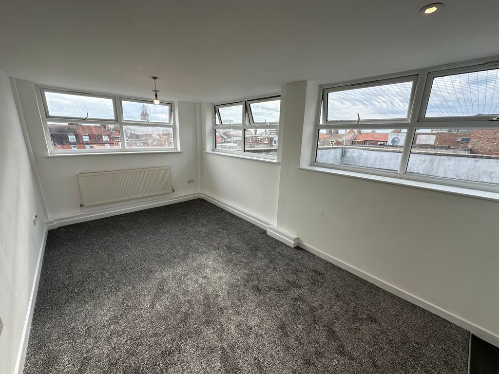 Property photo 2 of 4 Living Room