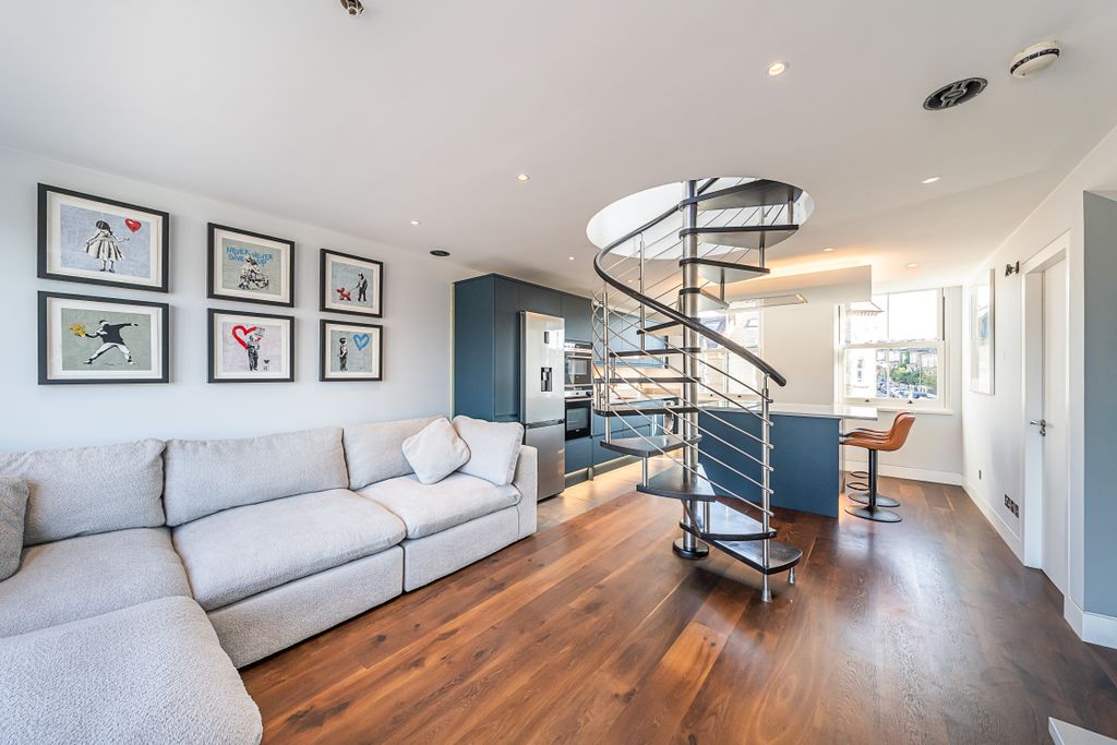 Property photo 1 of 36