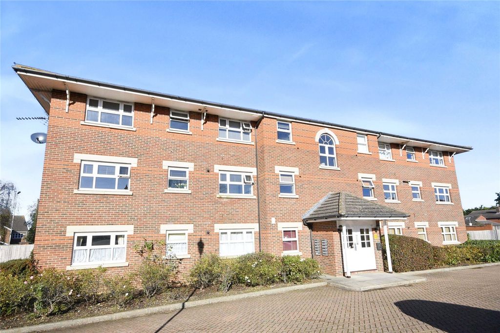 Property photo 2 of 9 Front