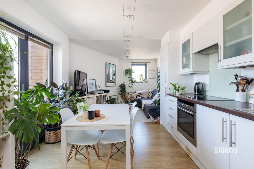 Property photo 1 of 25