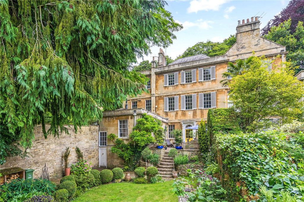 Property photo 2 of 23 Paragon House