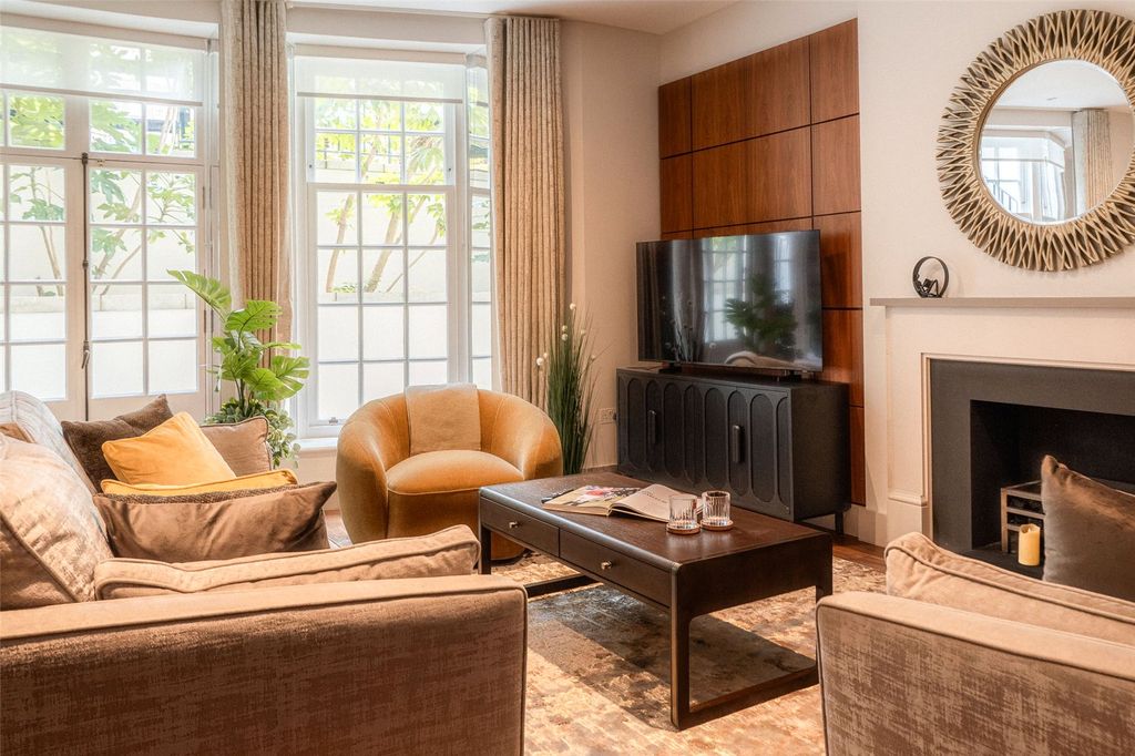 Property photo 1 of 16 Living Room
