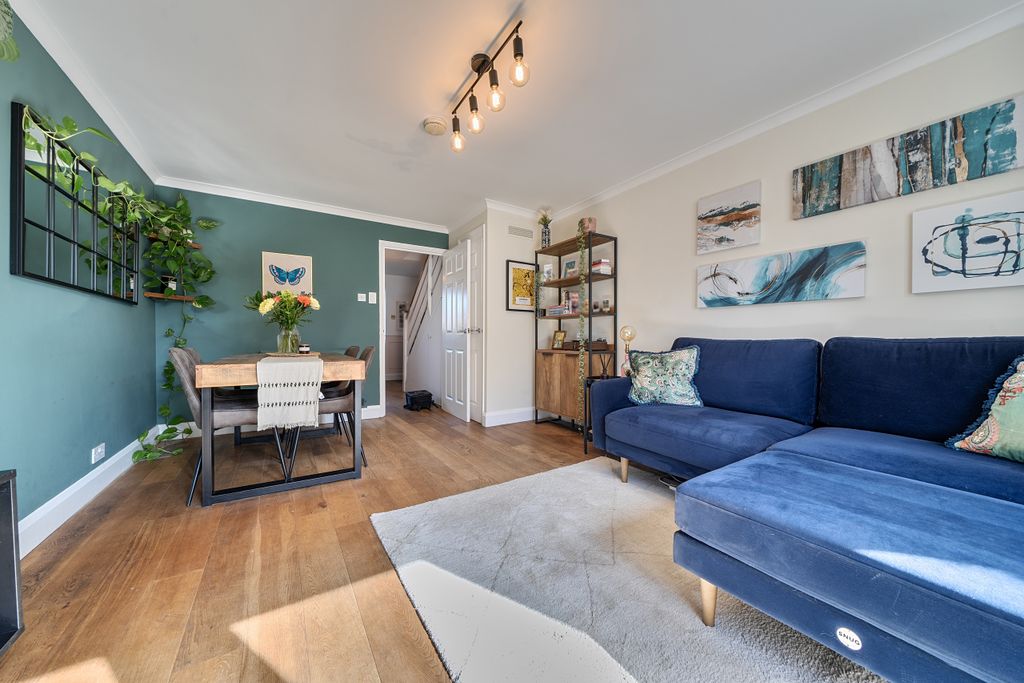 Property photo 2 of 14 1429852-10-69B9A5F531860