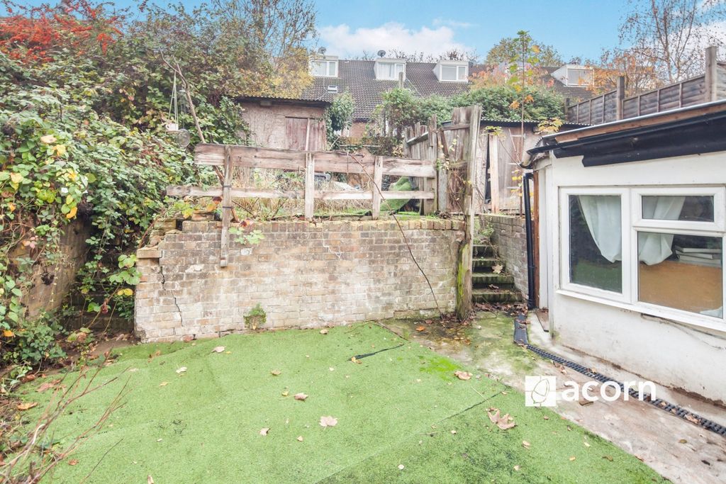 Property photo 3 of 10 Garden