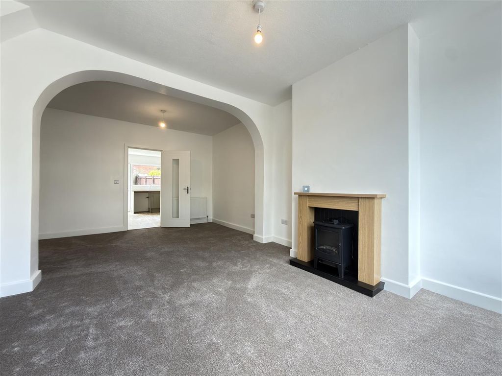 Property photo 2 of 15 Lounge &amp; Dining Room