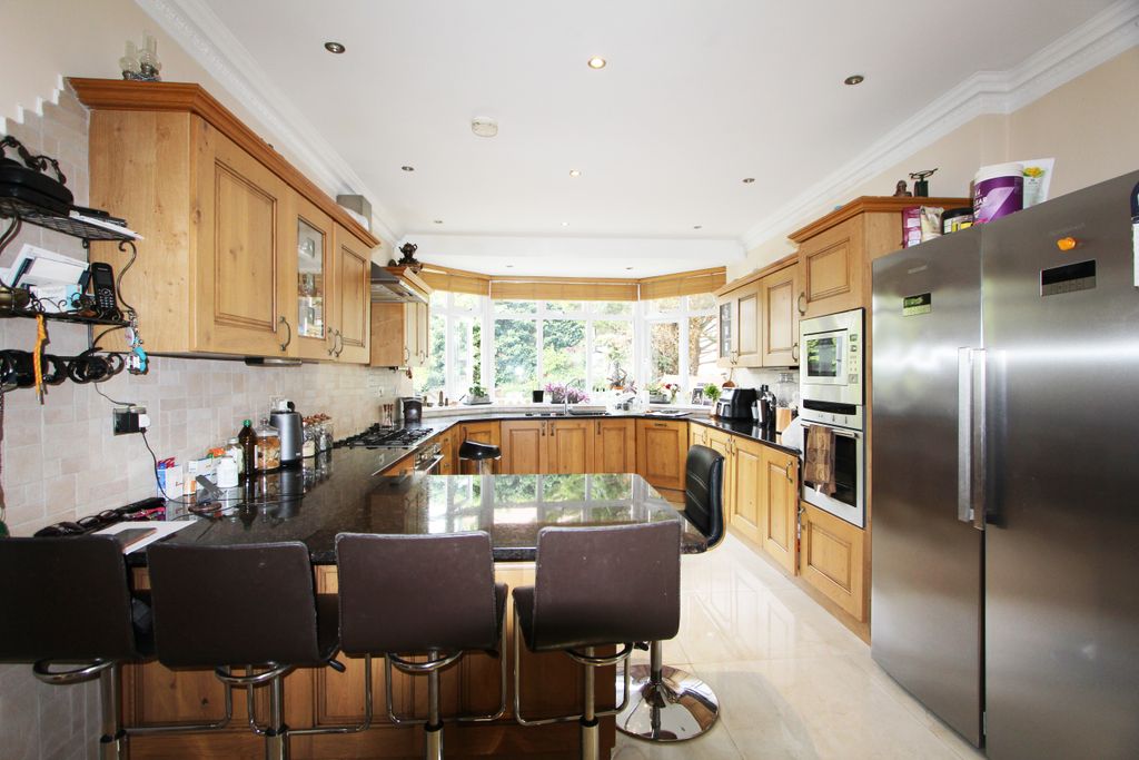 Property photo 3 of 17