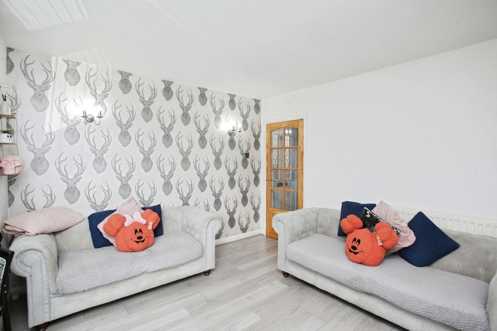 Property photo 3 of 17 Photo