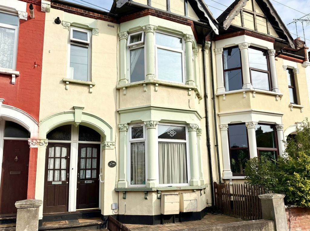 Property photo 1 of 12