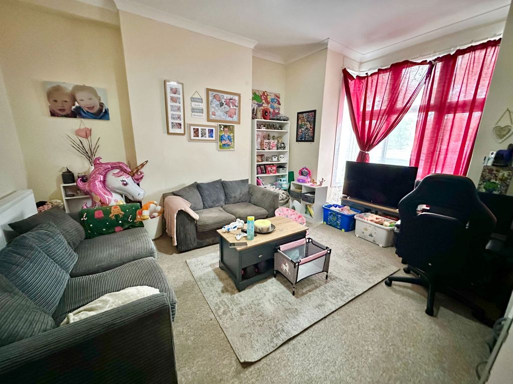 Property photo 2 of 11