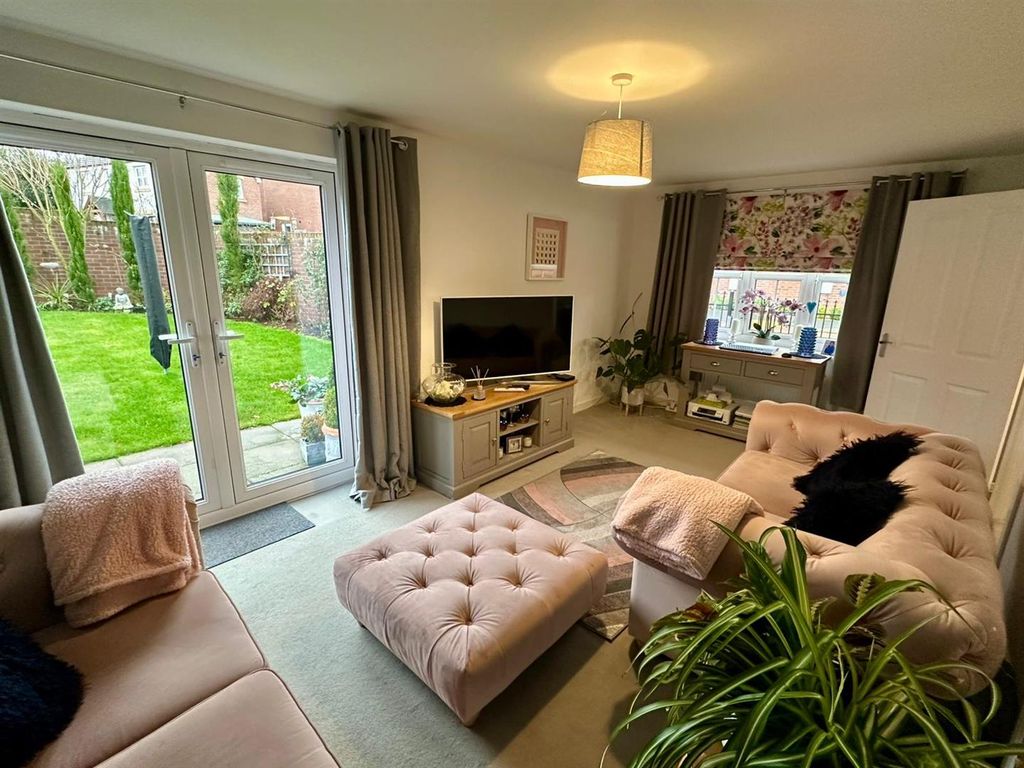 Property photo 2 of 20