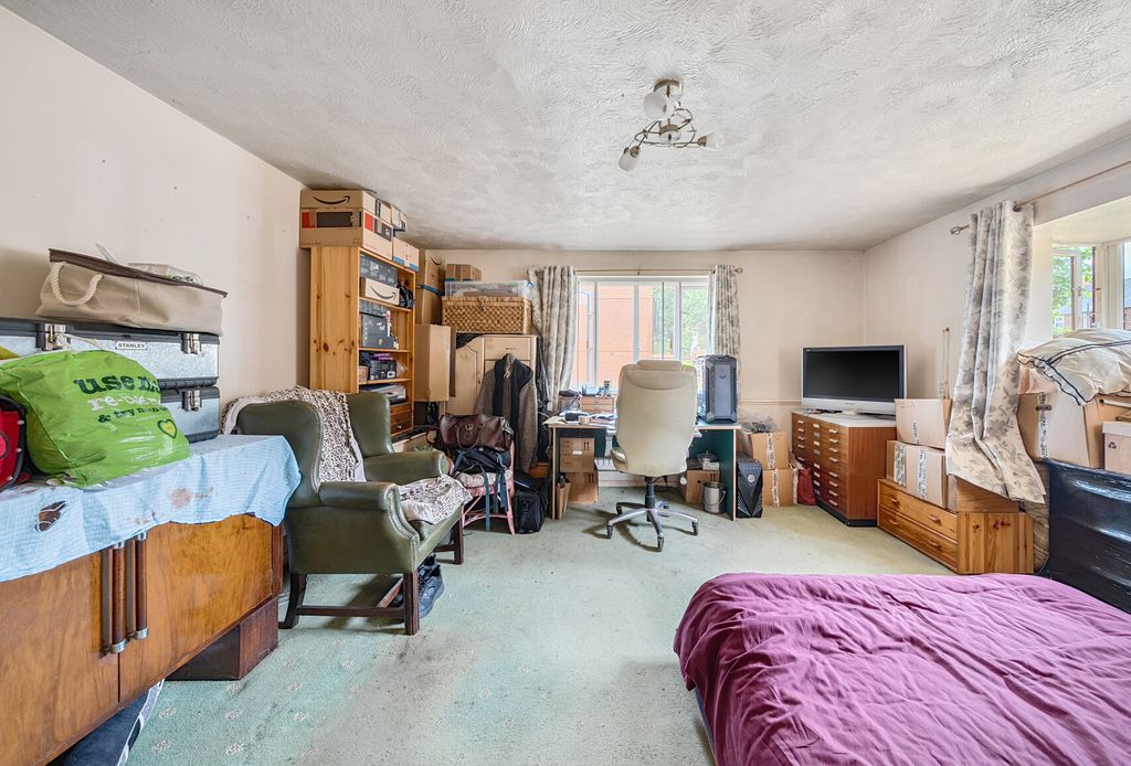 Property photo 2 of 8 1318124-5-68652Ff...