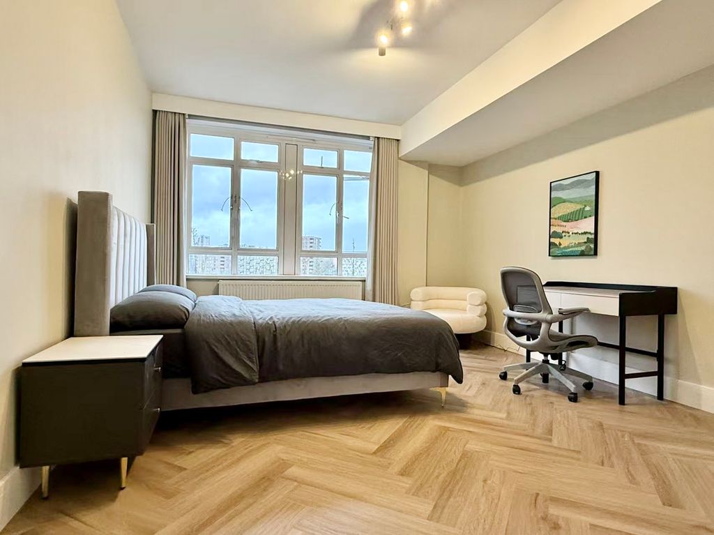 Property photo 3 of 26