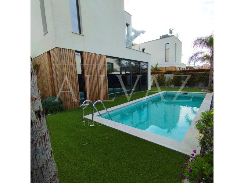 Property photo 3 of 39