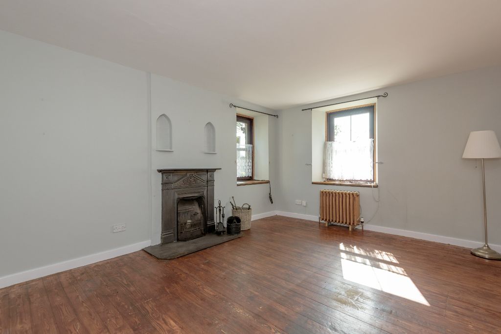 Property photo 3 of 24