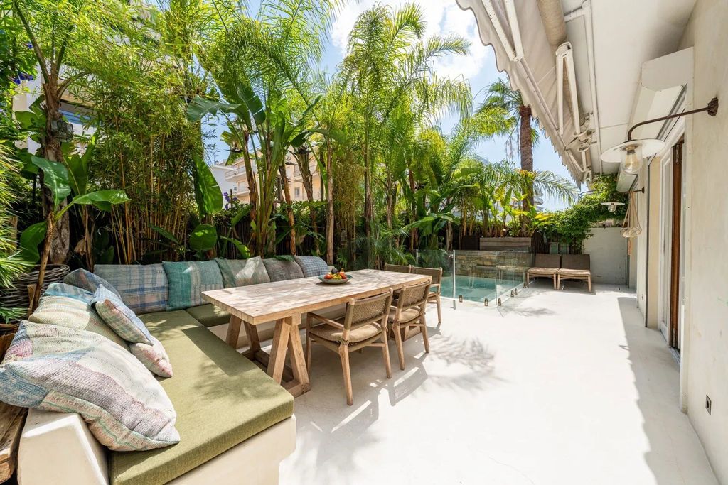 Property photo 1 of 17 Cannes Palm Beach – Garden-Level Apartment With Pool