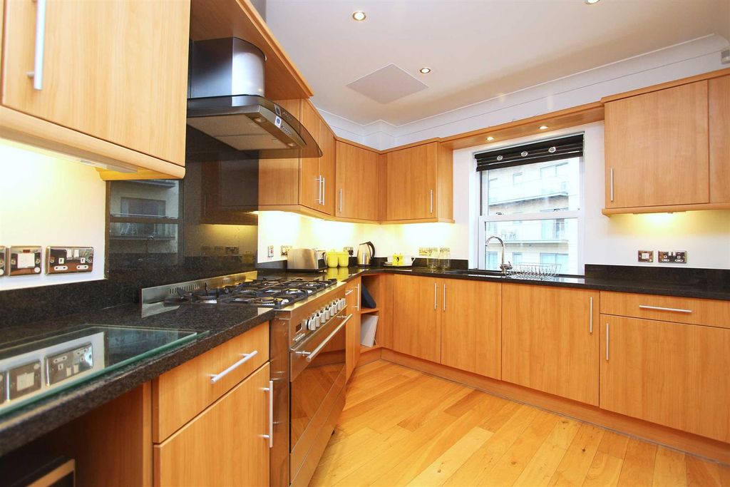 Property photo 3 of 8 3