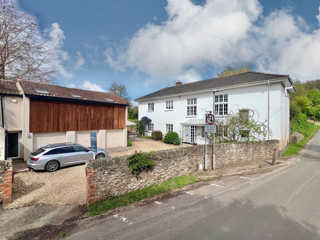 Property photo 1 of 60
