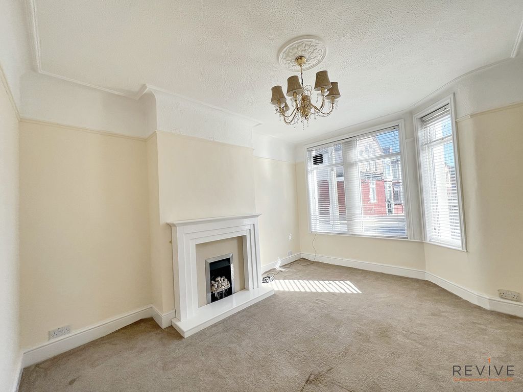 Property photo 2 of 12 Living Room