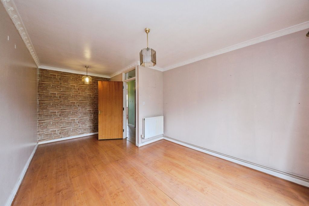 Property photo 3 of 13 Pbox-Img.Jpg