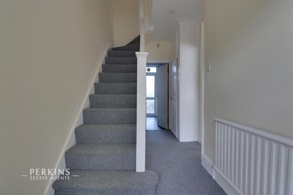 Property photo 1 of 8 Hallway.Jpg