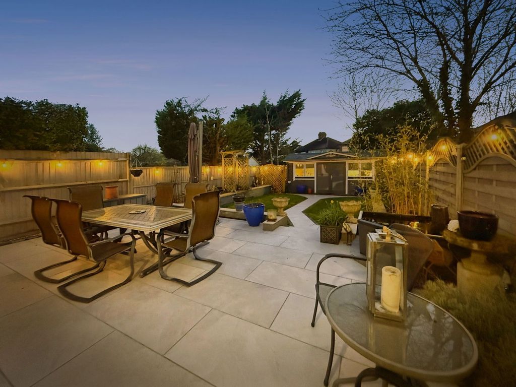 Property photo 3 of 33