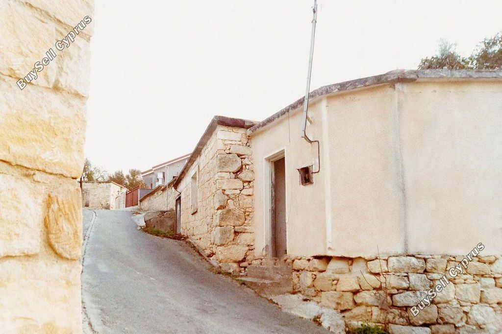 Property photo 1 of 9