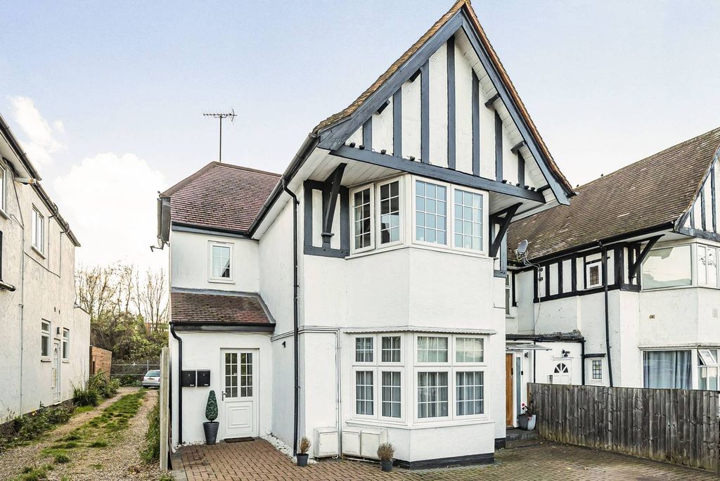 Property photo 2 of 13
