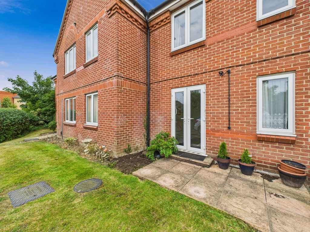 Property photo 2 of 8 Gallery