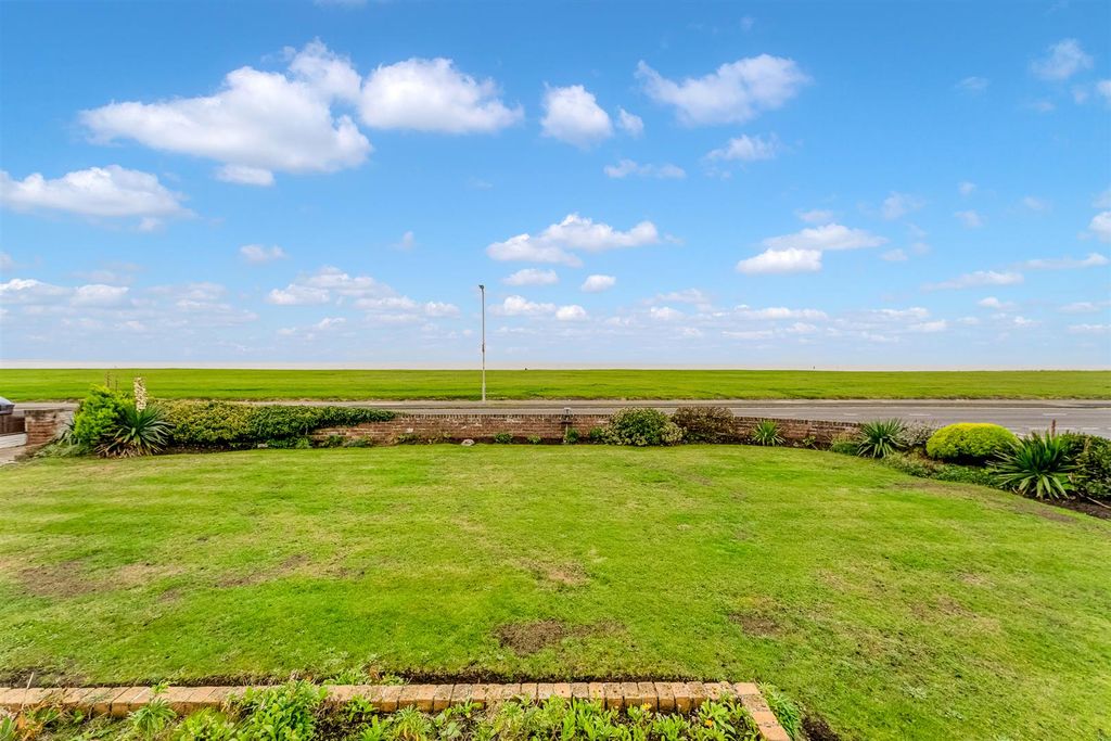 Property photo 3 of 28 Margaret Road - Front Garden