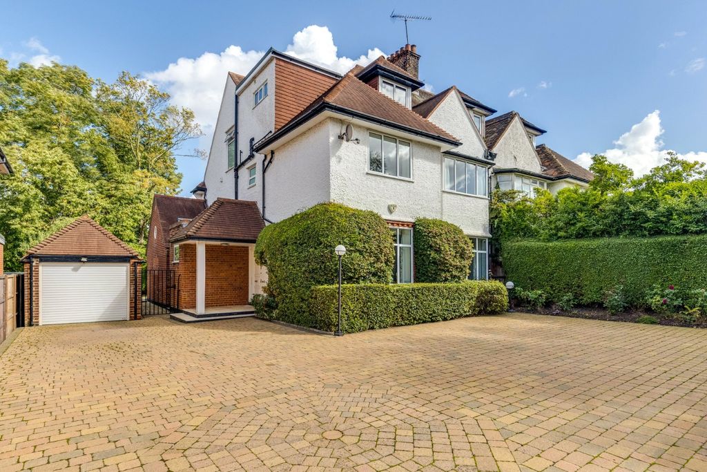 Property photo 1 of 18 Picture No. 05