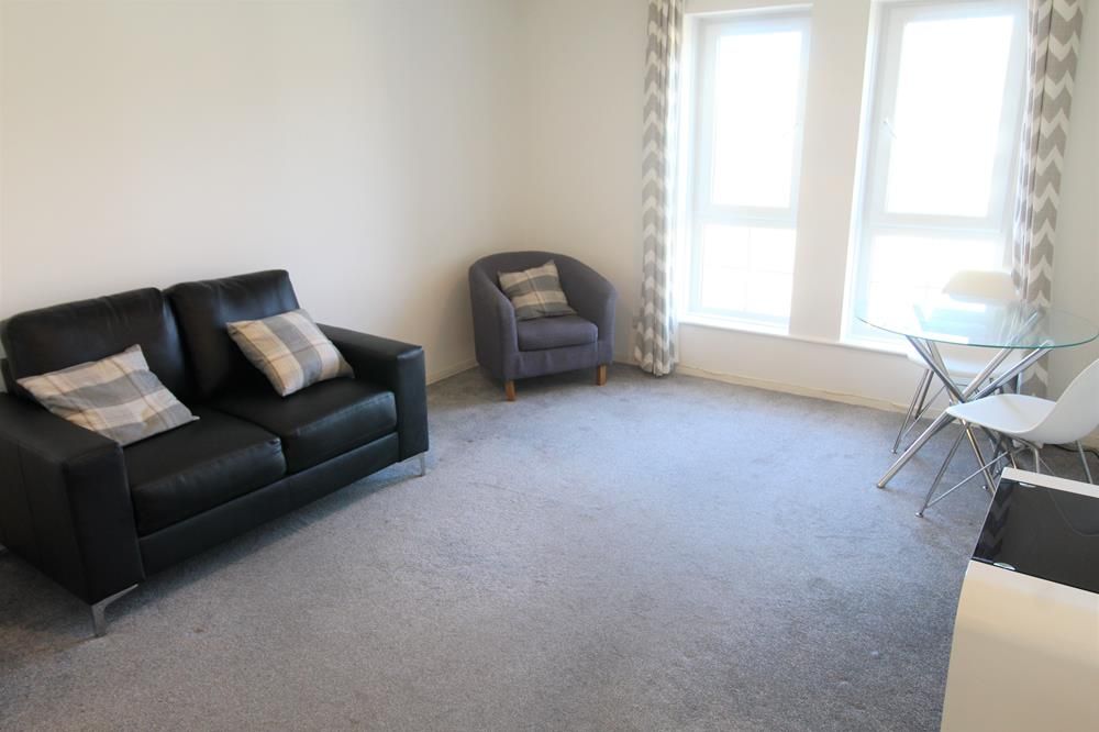 Property photo 2 of 6 Lounge
