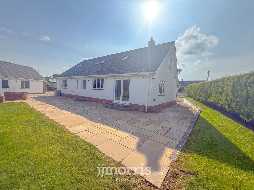 Property photo 2 of 35