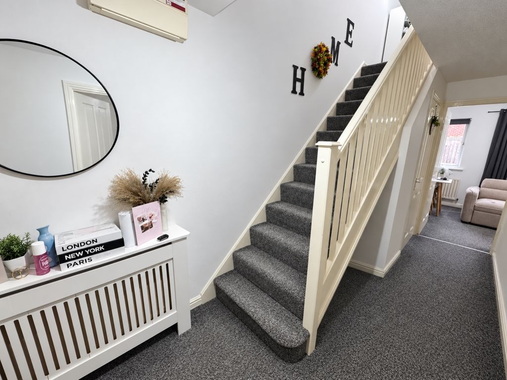 Property photo 2 of 12 0F06Ab95-508E-4D6C-95E9-2Ab70De24Bc3